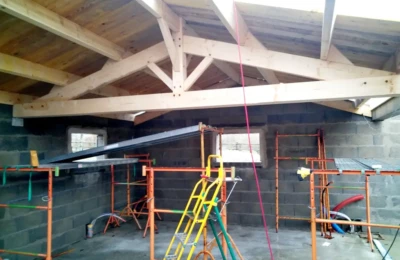 Charpente traditionnelle en construction Charpente neuve en construction
