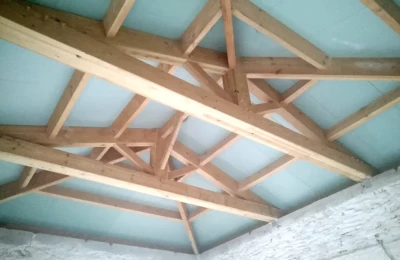 Autre point de vue Charpente traditionnelle posée vue latérale