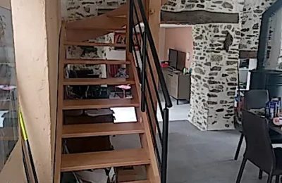 Escalier en hêtre verni Escalier en hêtre verni