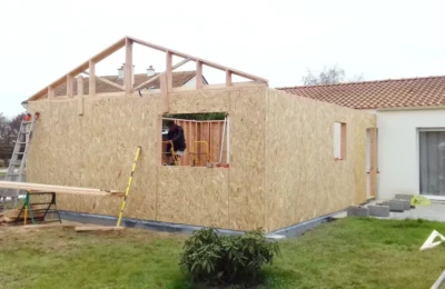 Pose de l'ossature du pignon Ossature du pignon posée