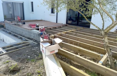 Pose de la grande terrasse Pose d'une terrasse entière (entrée, jardin)