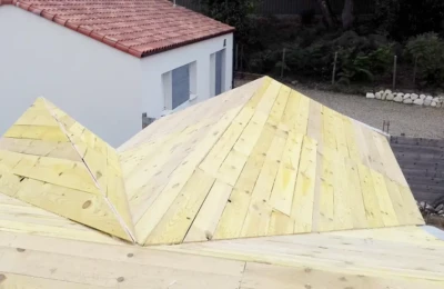 Charpente et volige de toiture vue dessus Volige de toiture vue dessus